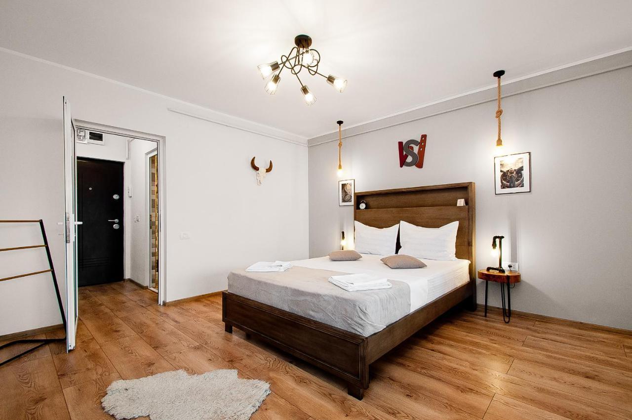 Wood&Steel Apartment Galaţi Eksteriør billede