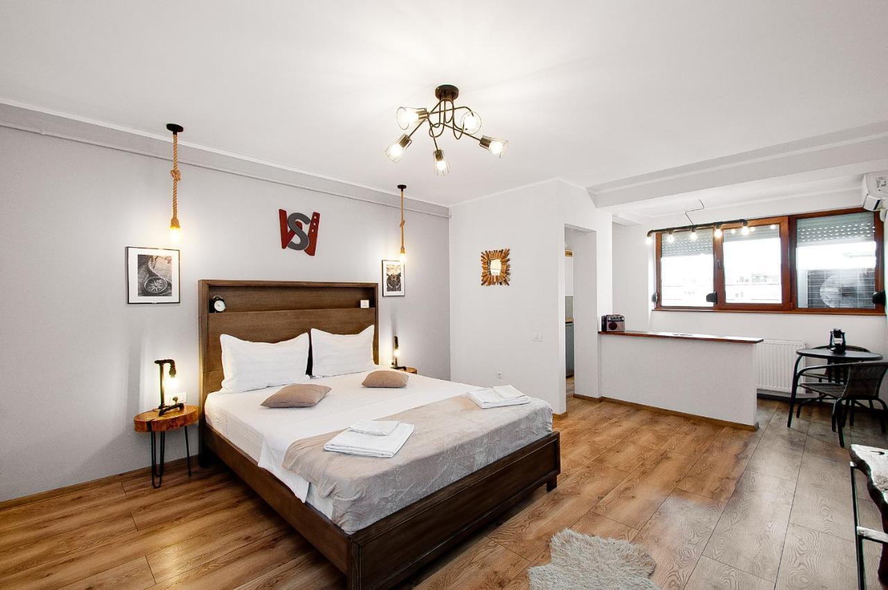 Wood&Steel Apartment Galaţi Eksteriør billede