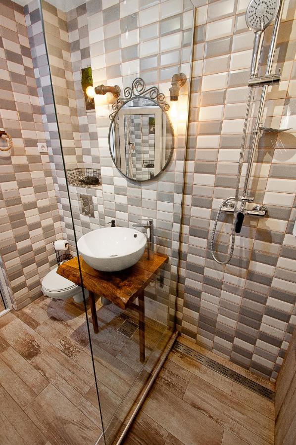 Wood&Steel Apartment Galaţi Eksteriør billede